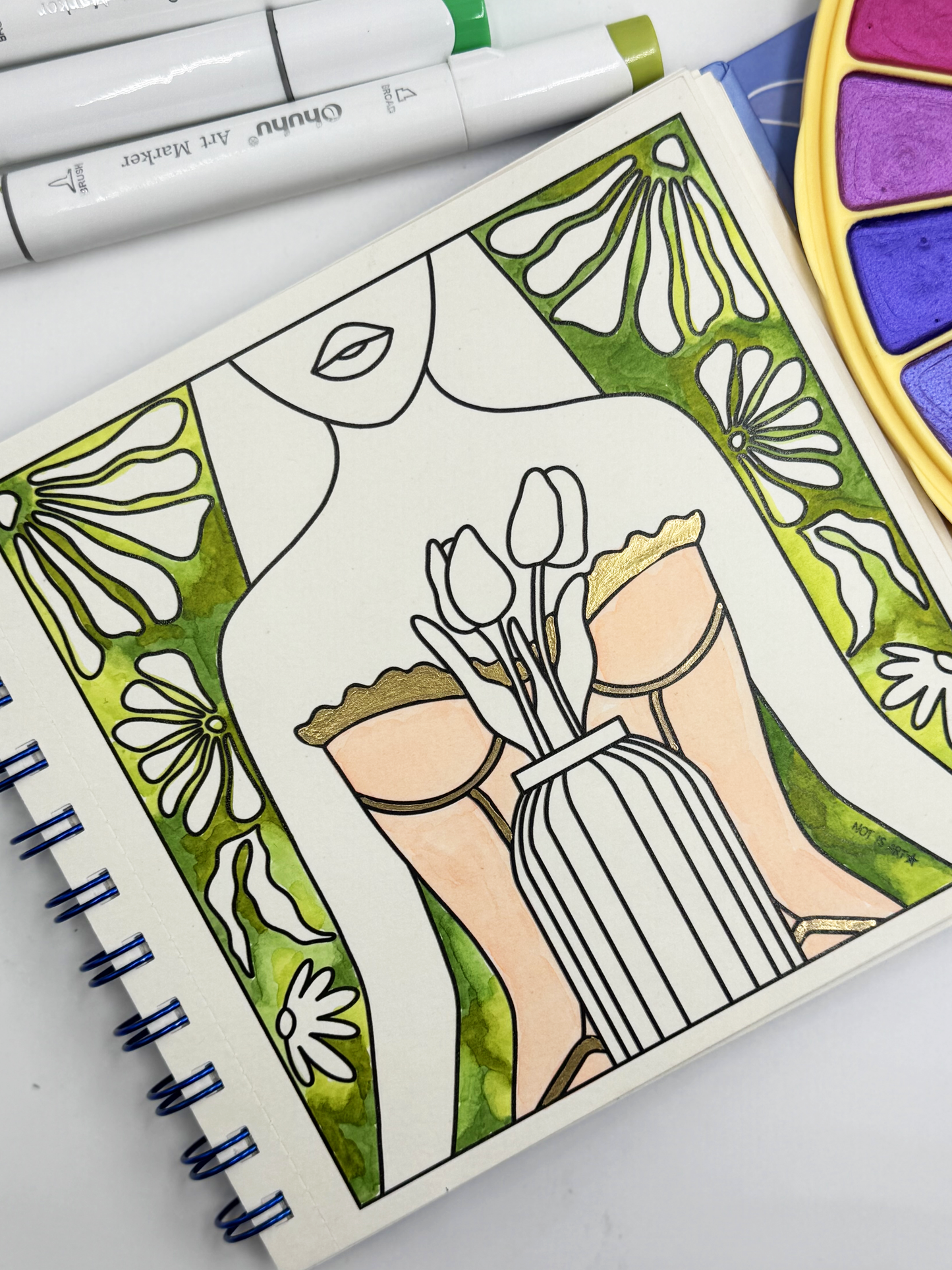 BOX 1: ENCANTO ESENCIAL (incluye saco coloreable + postales)